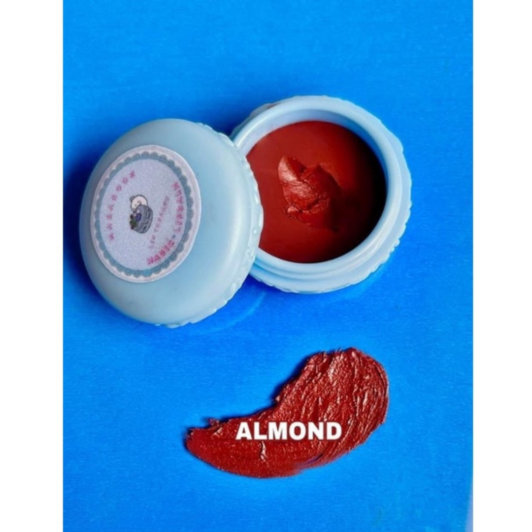 MQ Cosmetics Lip Therapy Magic Lipbalm almond